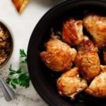 Συνταγές | Κοτόπουλο με κάρυ, γιαούρτι και δυόσμο